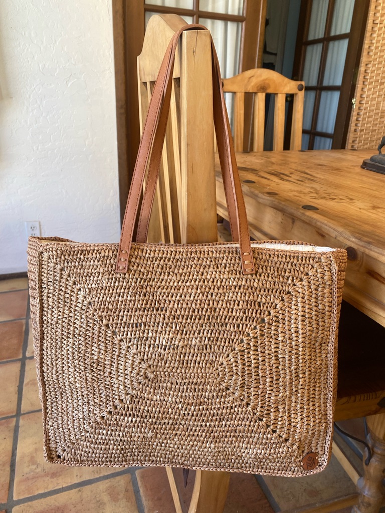 High Quality Beautifully Woven Raphia Tote Bag With Brown Leather Straps